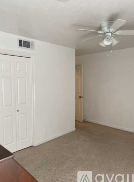 Building Photo - Room in Townhome on Royal Ln