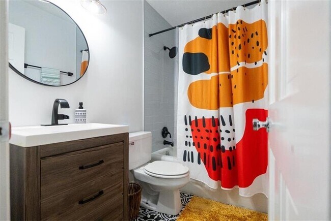 Building Photo - 2749 Fieldstone Dr SE