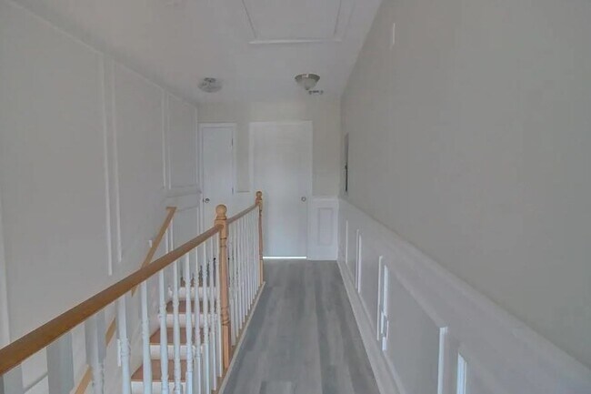 Building Photo - 89 W Main St