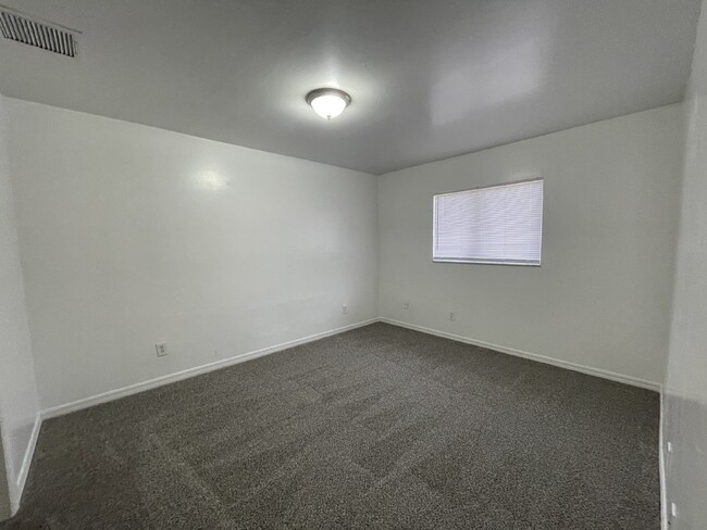 Building Photo - Now Available in Lehigh-3 Bedroom 2 Bath D...