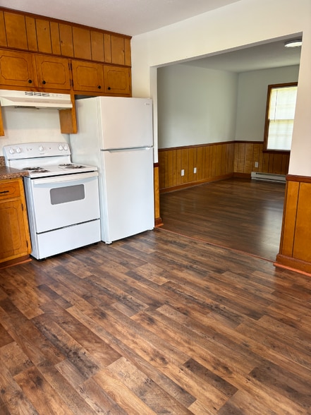 Building Photo - 337 S Fieldcrest Rd