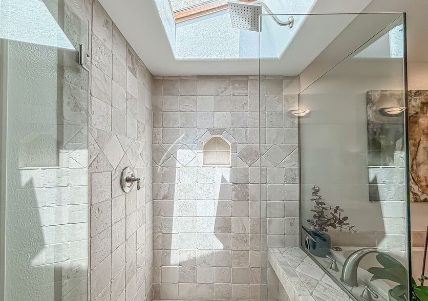 Building Photo - 2350 Leeward Cir