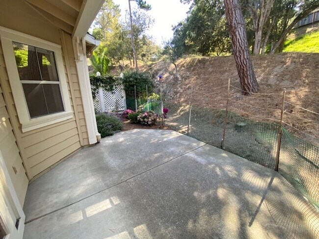 Building Photo - 15 Glen Lake Dr