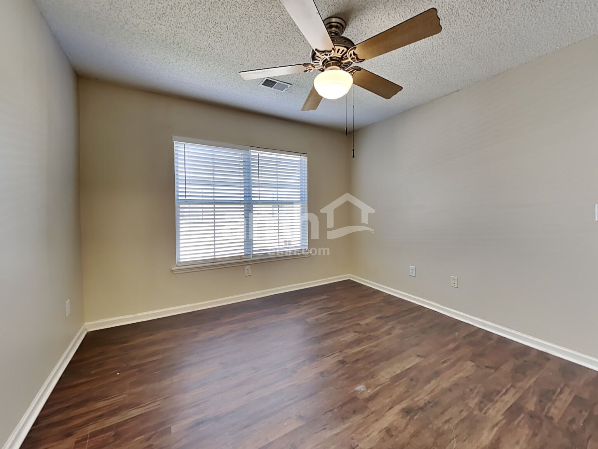 Building Photo - 62 Creek Bend Dr
