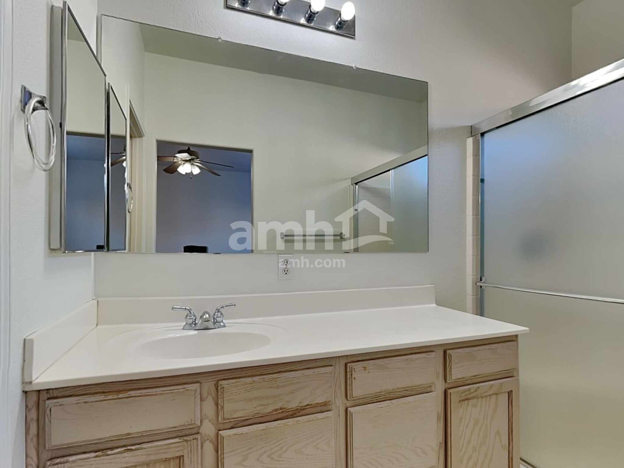 Building Photo - 2541 E La Costa Dr