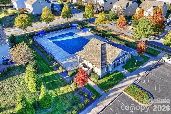 Building Photo - 6710 Carradale Way