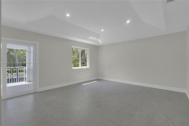 Building Photo - 6498 NW 113th Pl