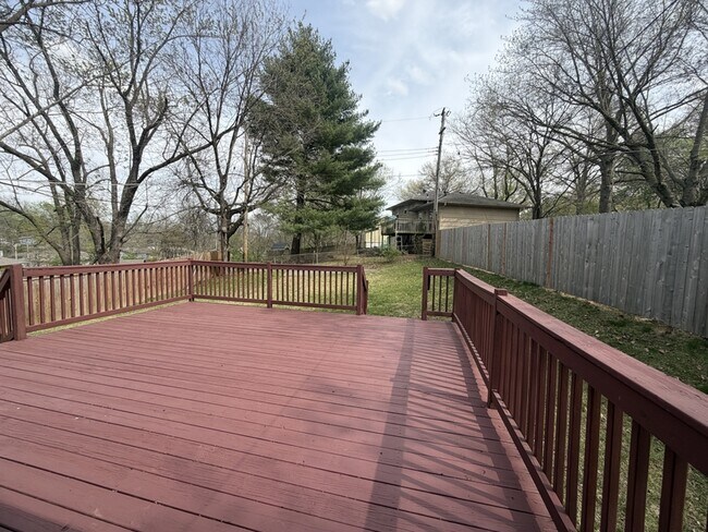 Building Photo - 5035 Overton Ave