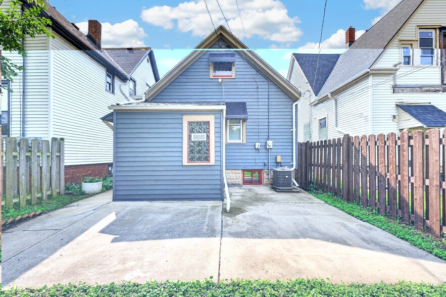 Building Photo - 2836 N Richards St