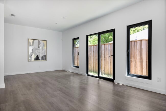 Building Photo - 2535 Exline St