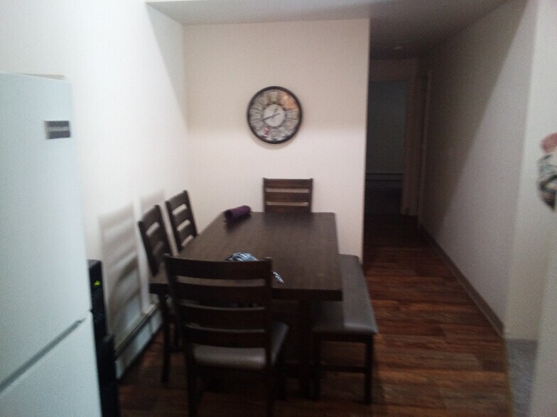 Building Photo - 233 Old Fort Rd