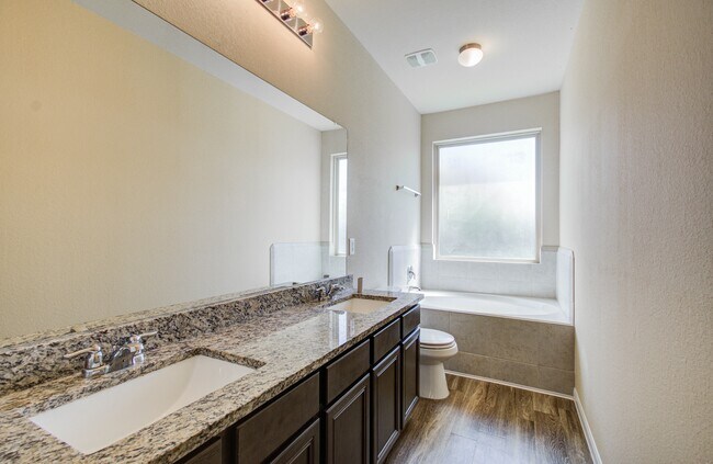 Building Photo - 17139 Devon Dogwood Trail