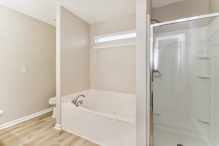 Building Photo - 1607 Central Trails Dr