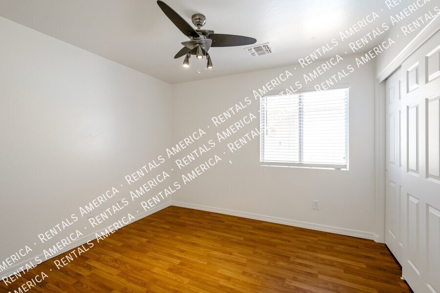 Building Photo - 1448 E Saguaro Trail