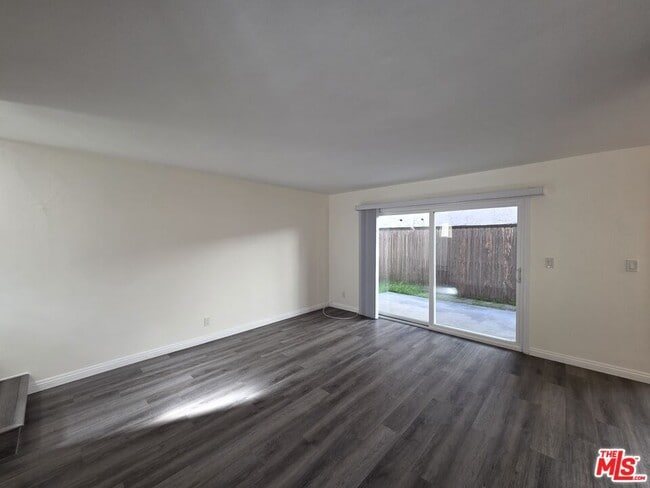 Building Photo - 517 N Francisca Ave