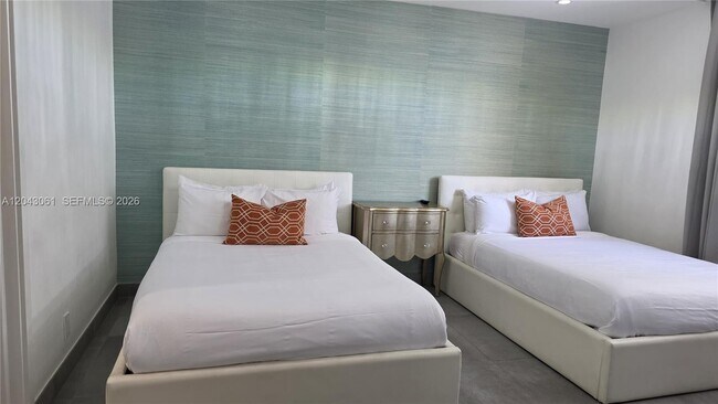 Building Photo - 4001 S Ocean Dr