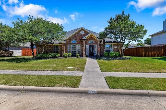Building Photo - 630 Lakewood Dr