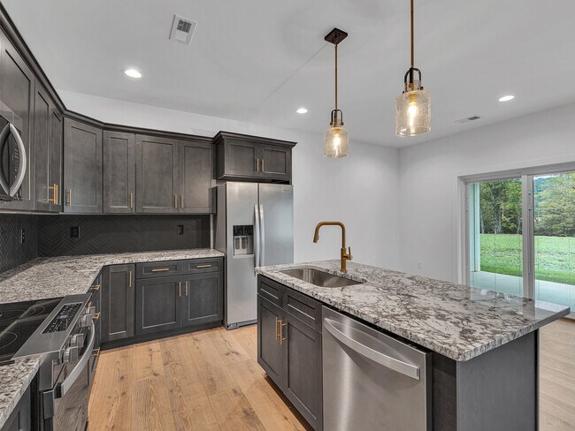 Building Photo - 252 River Valley Cir