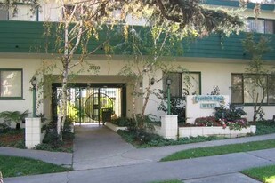 Building Photo - Fountain View Apartments