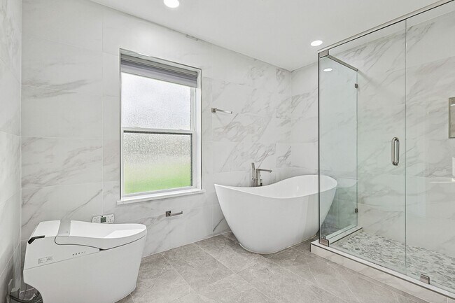 Building Photo - 12417 Quincy Ln