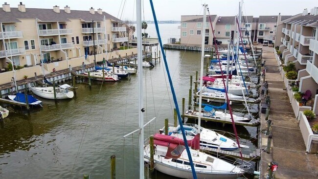 Building Photo - 4747 E NASA Pkwy