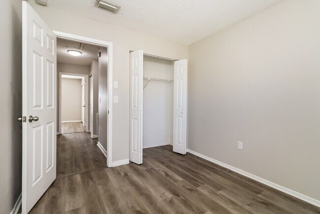 Building Photo - 7964 Putnam Cir