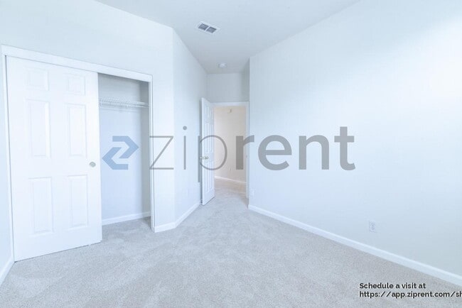 Building Photo - 3301 Myna Way