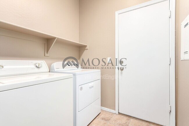 Building Photo - 4020 E Trigger Way