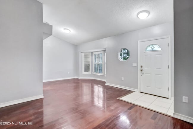 Building Photo - 13002 Viburnum Dr S