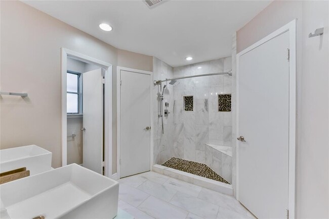 Building Photo - 9108 Texas Sun Dr