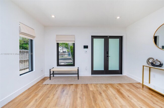 Building Photo - 412 NW 41st St