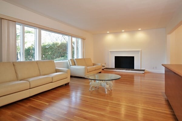 Building Photo - 13 Roberts Rd