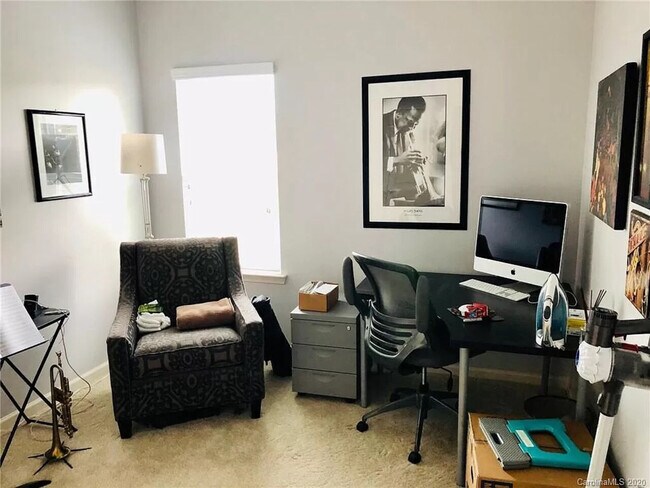 Building Photo - Rooms for rent in Belmont