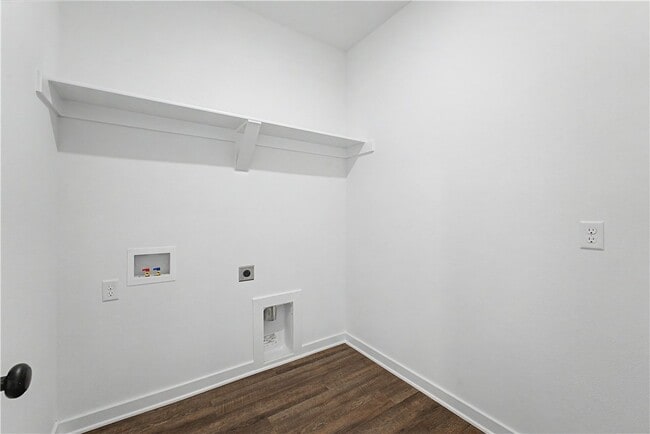 Building Photo - 512 W Canada Dr