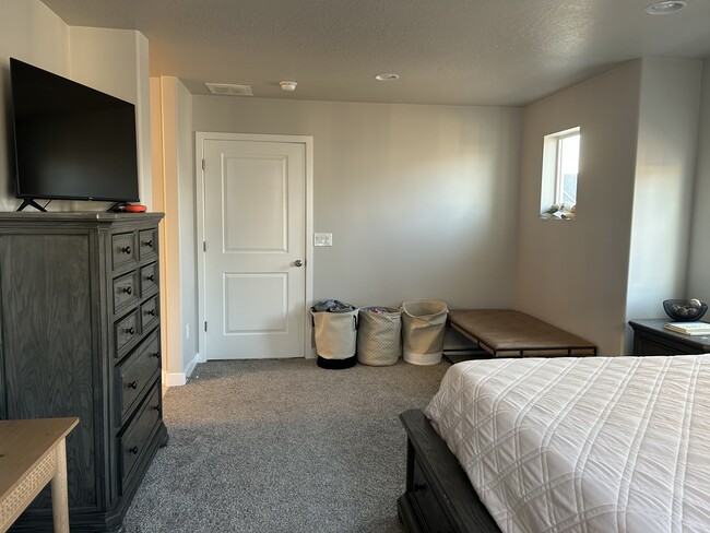 Building Photo - 3780 3215 W