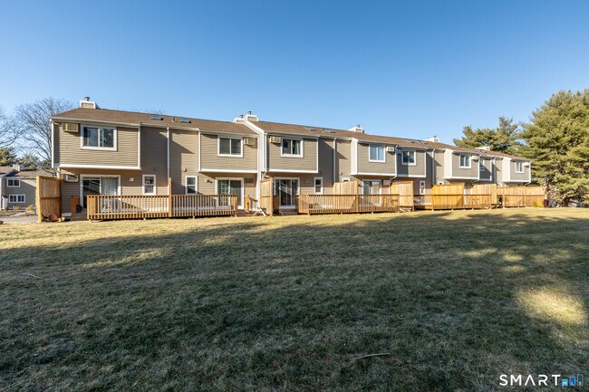 Building Photo - 60 Old Town Rd