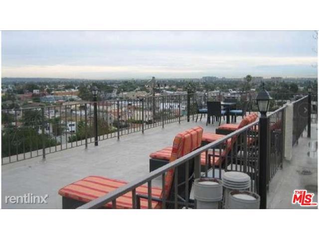 3rd floor's rooftop - 3111 4th St