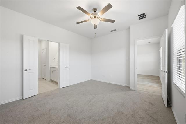 Building Photo - 701 Leavenworth Dr