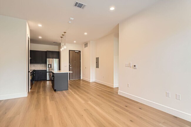 Building Photo - 10899 S Hausman, Unit 201