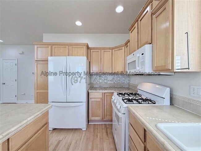 Building Photo - 13592 SW Mapleview Ln