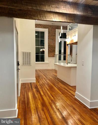 Building Photo - 171 E Davis St