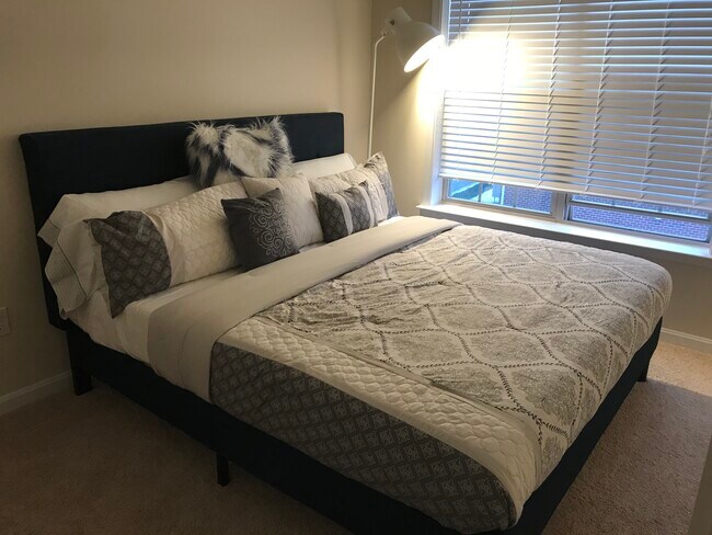 Building Photo - Smithview Place