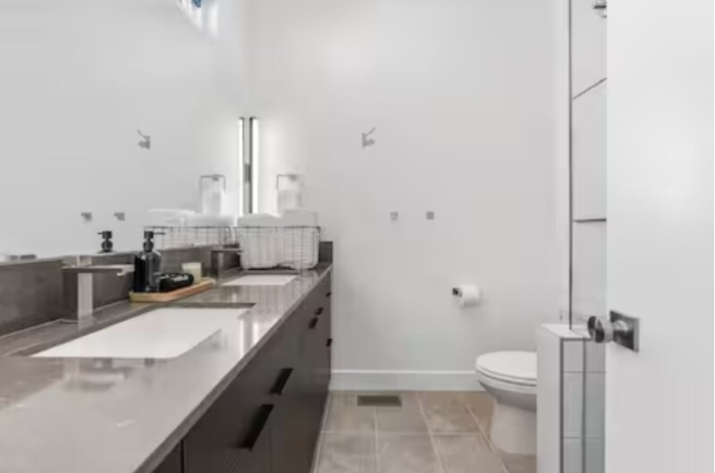 Building Photo - 772 W 300 N