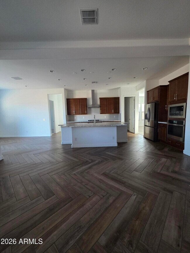 Building Photo - 7641 W Staghorn Rd