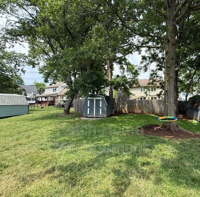 Building Photo - 55 Beech Ln