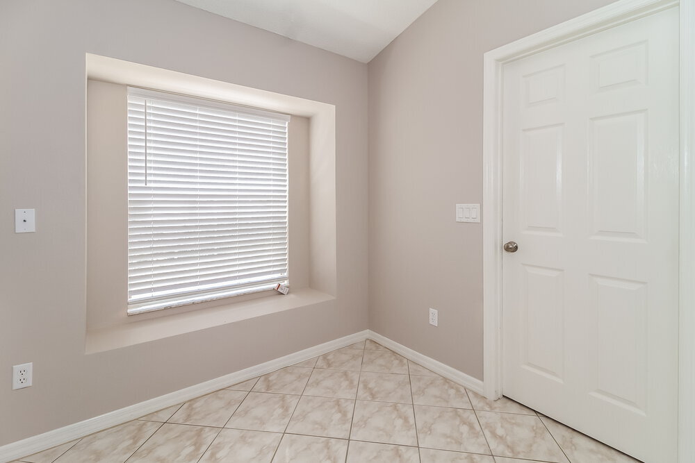 Building Photo - 996 Maple Ct