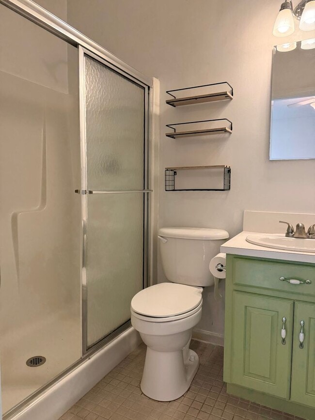 Building Photo - Peaceful Opelika Cabin For Rent