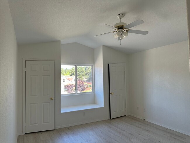 Building Photo - Significant rent reduction! Beautiful home in gated golf course community