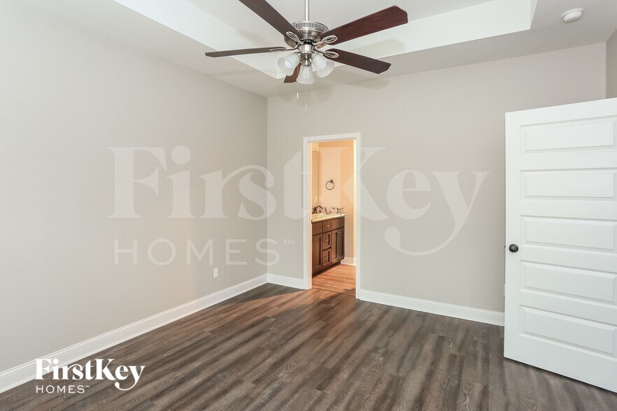 Building Photo - 105 Jefferson Dr