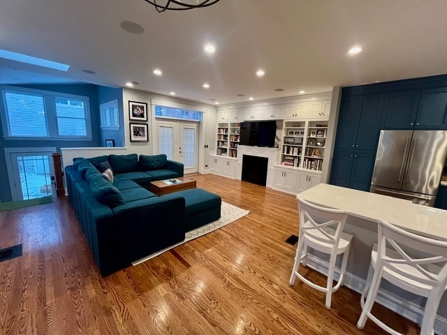 Building Photo - 3700 N Hermitage Ave